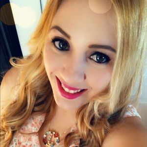 Meet your Posher, Jenifer